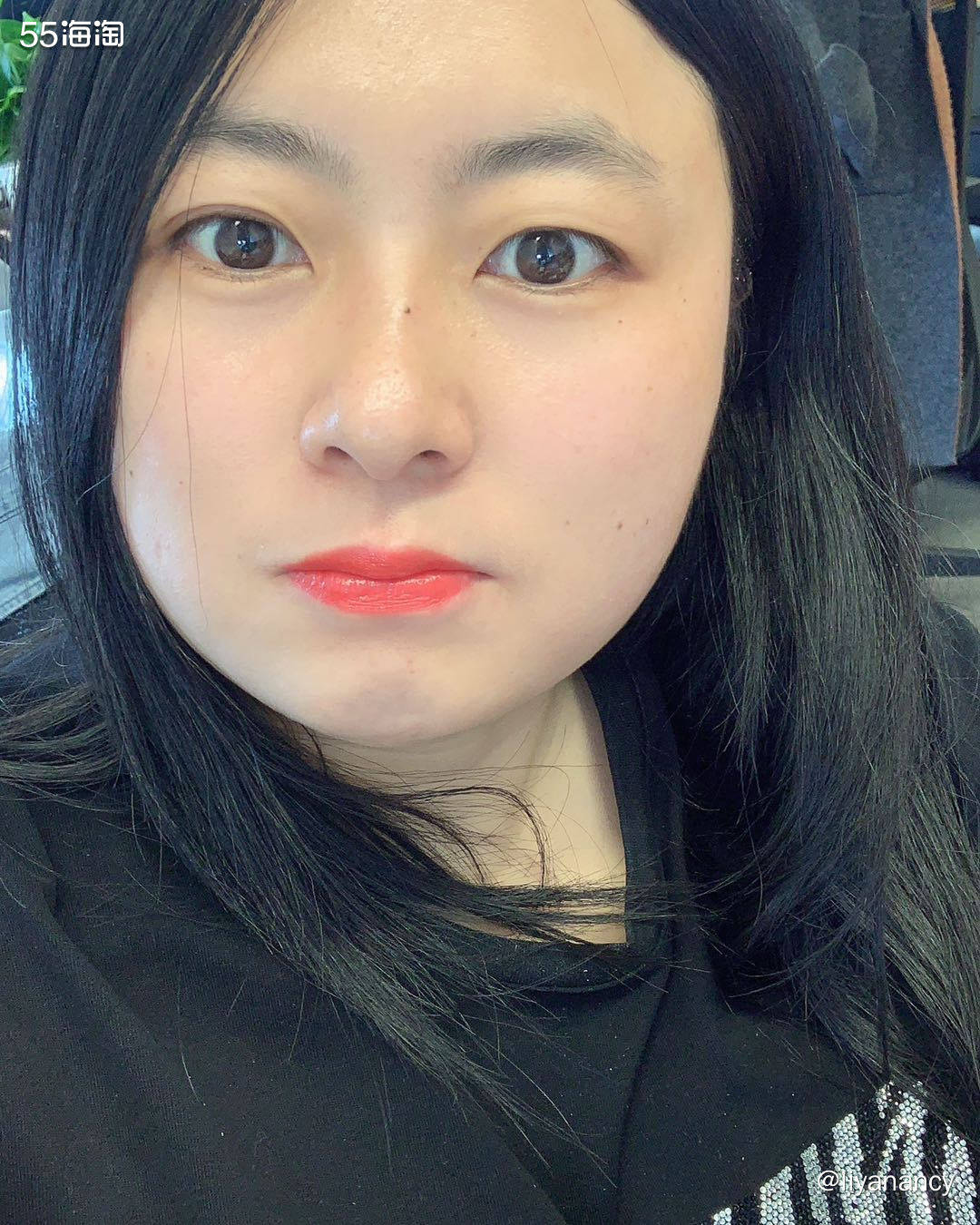 ✨色号：香奈儿56号唇膏  ✨显色度：显色，好涂  ✨滋润度