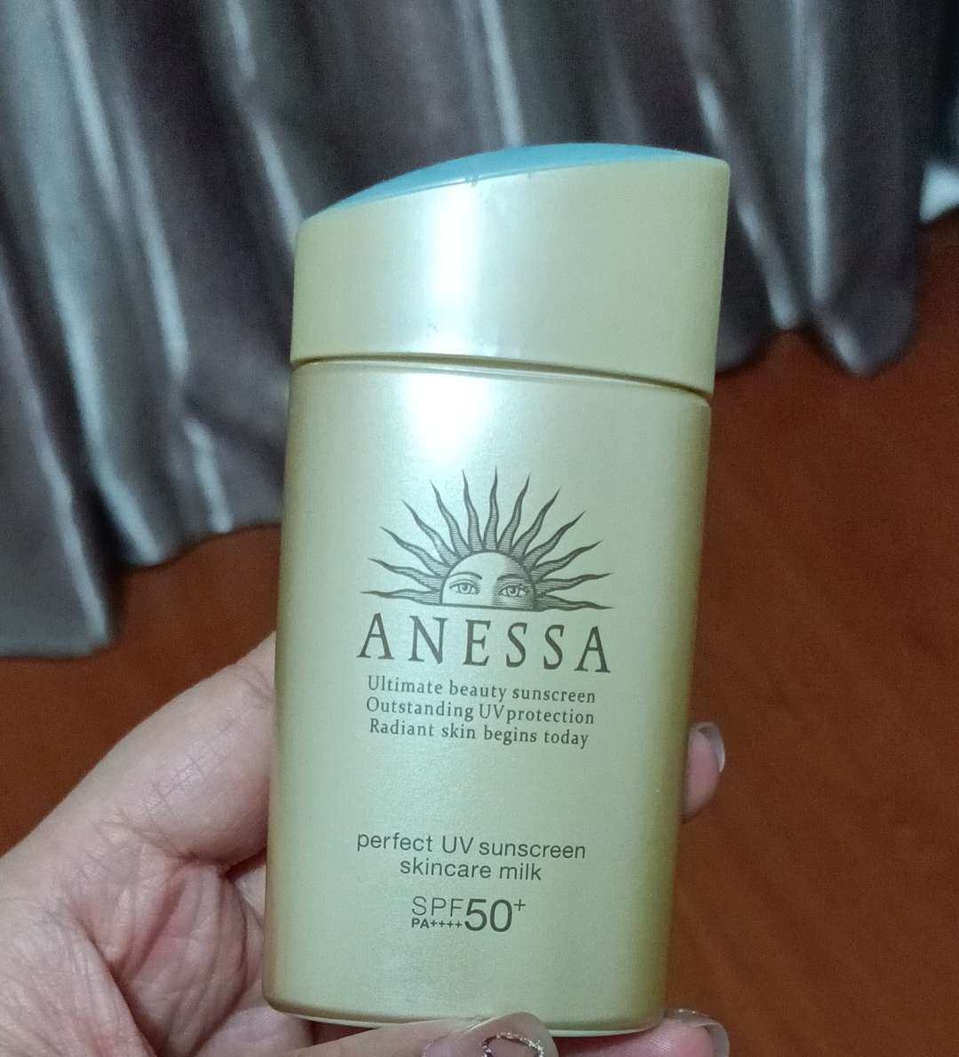 安耐晒这个是好多年的大网红了，被安利了好久终于还是入手了！ 