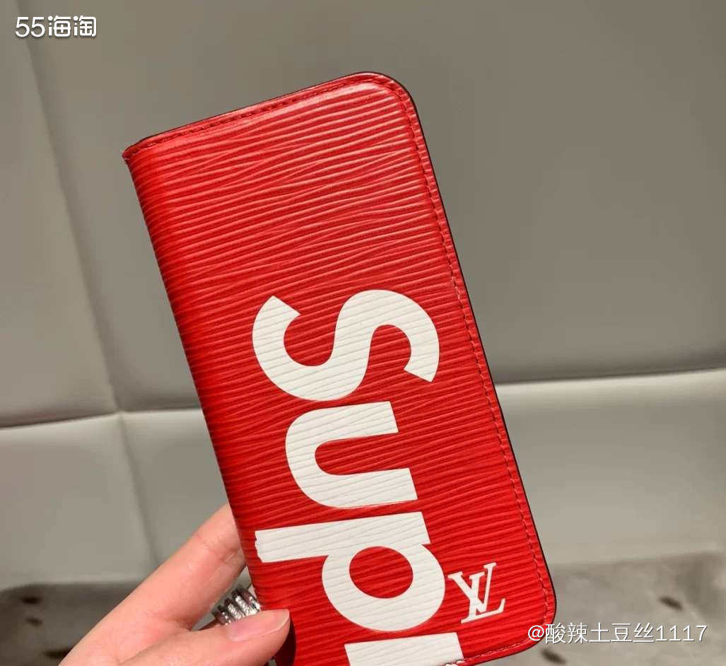 这是个什么宝藏网站，竟然还有supreme的产品  这可是网