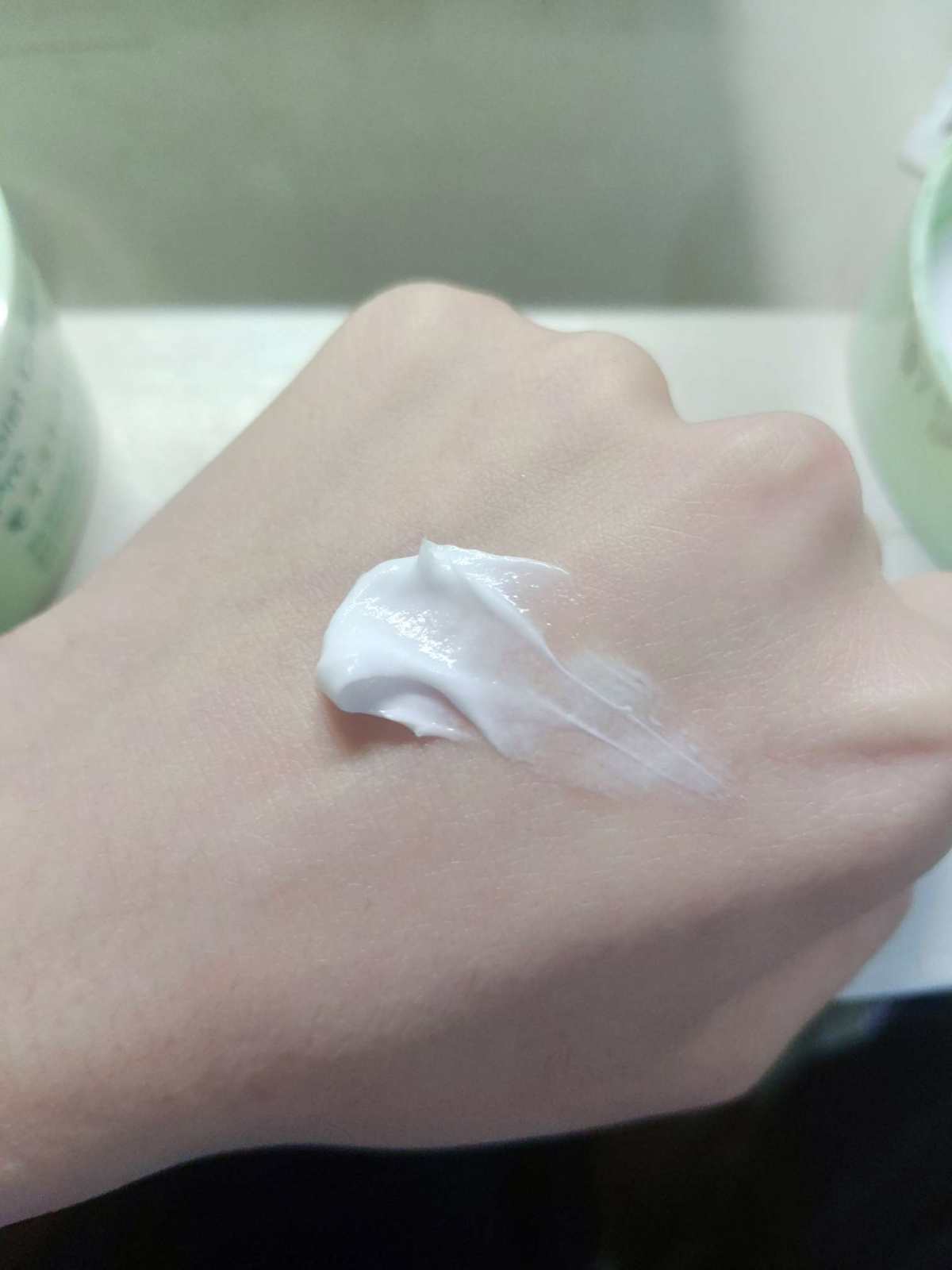 ★朋友们最近有没有被换季困扰？是不是以为夏天到了皮肤就不会干