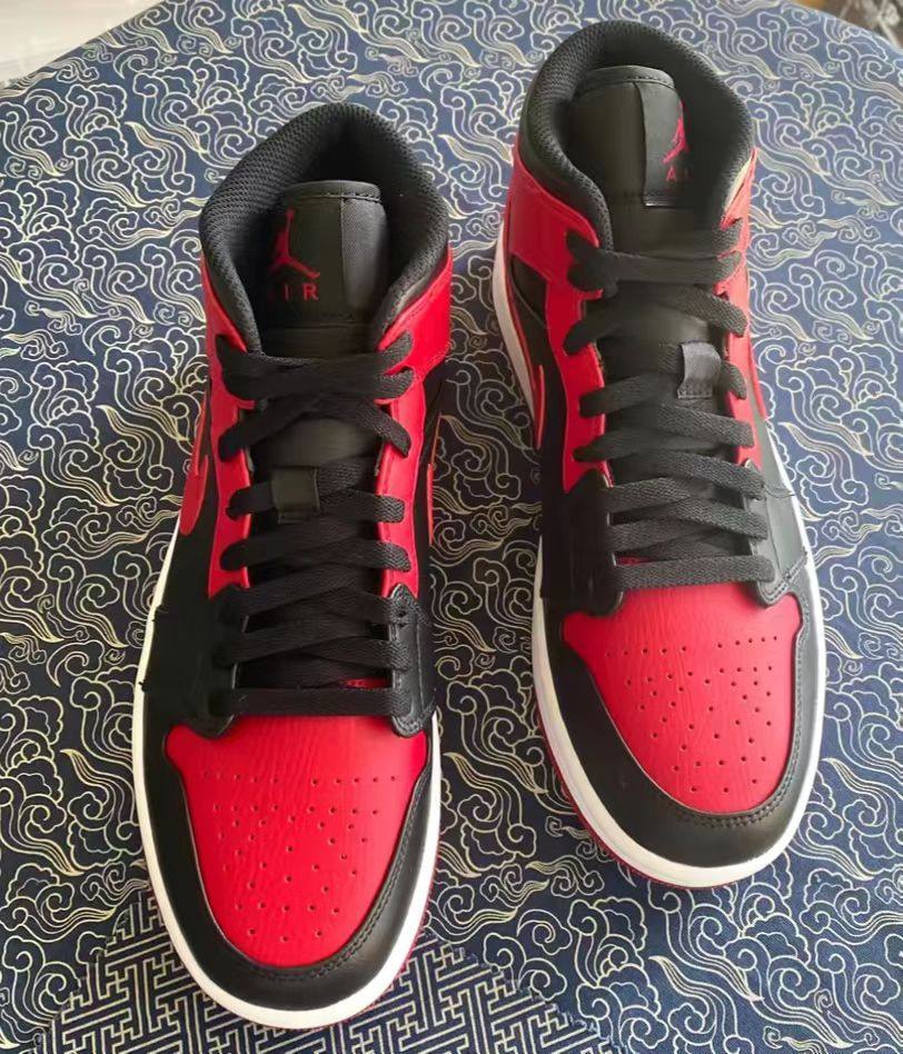 🌻Air Jordan 1 高帮黑红小禁穿，鞋身采用经典黑