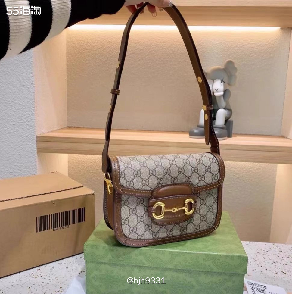 ✨Gucci这款经典的马衔包，满满的复古风，经典的配色是老花
