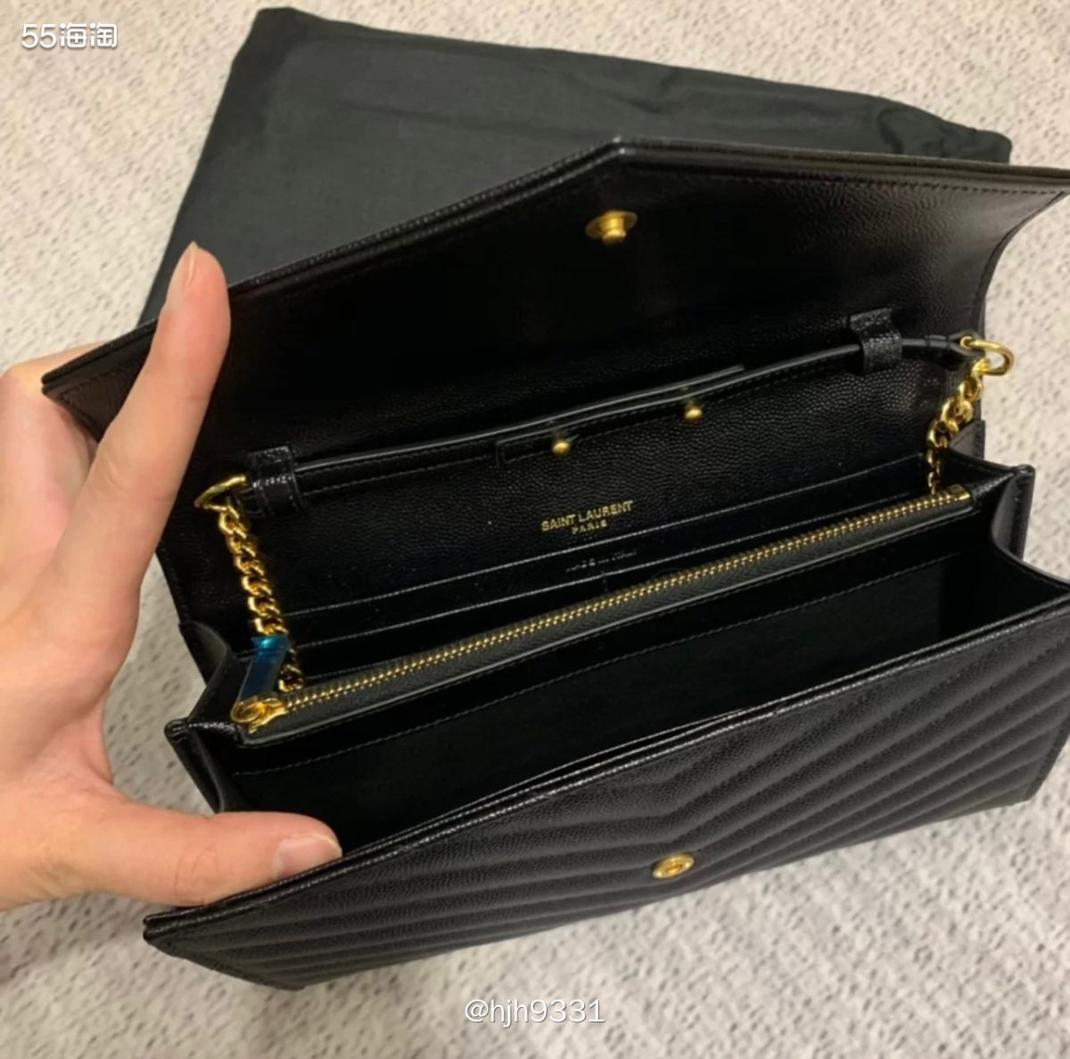 ✨YSL经典的SAINT LAURENT翻盖信封包，配以可拆