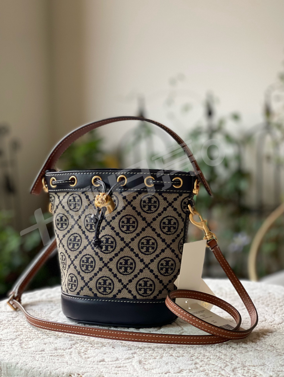 🉐本次战利品：Tory Burch 老花蓝色水桶包 小号 