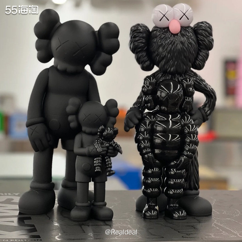 🌟kaws在22年情人节发布全新限量版公仔系列KAWS F