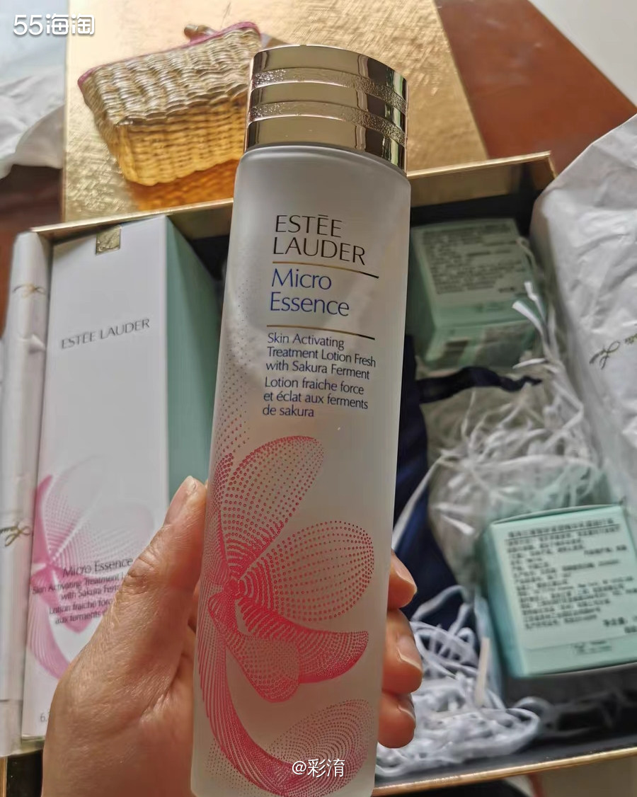 我是一个喜欢湿敷的人，也喜欢体验不同爽肤水湿敷给皮肤带来的通