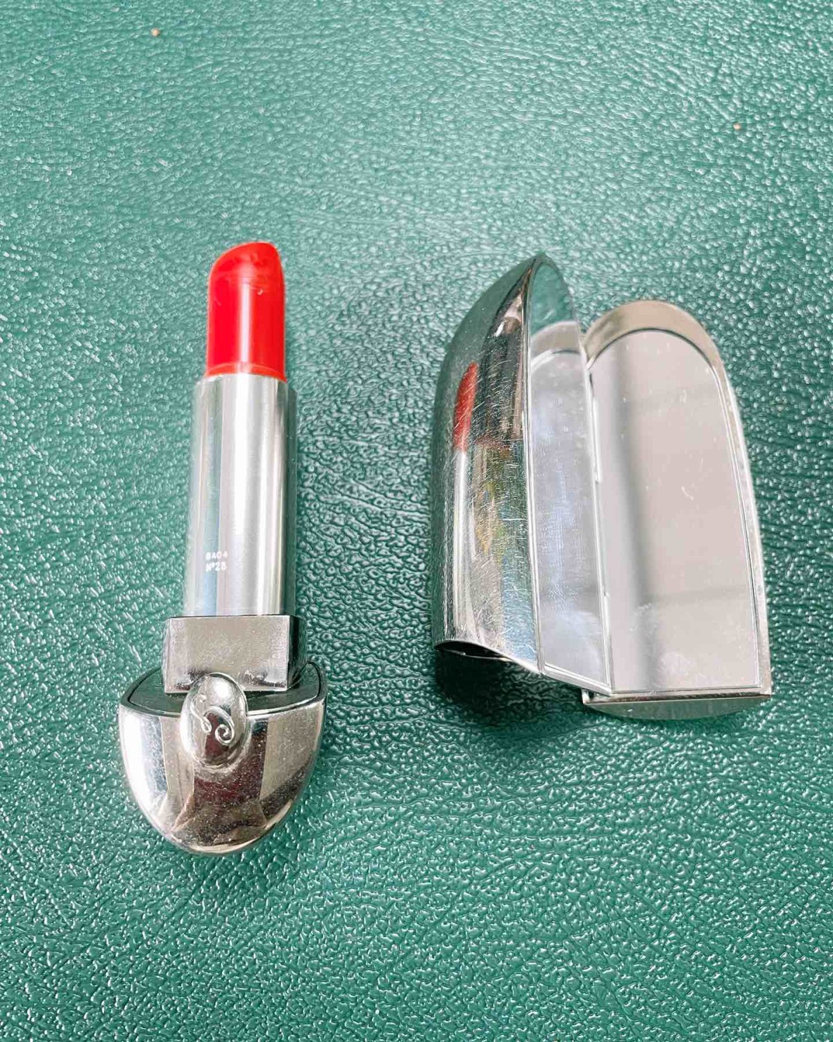 🌈这支是在《延禧攻略》中，张嘉倪扮演的顺嫔娘娘同款。剧播出