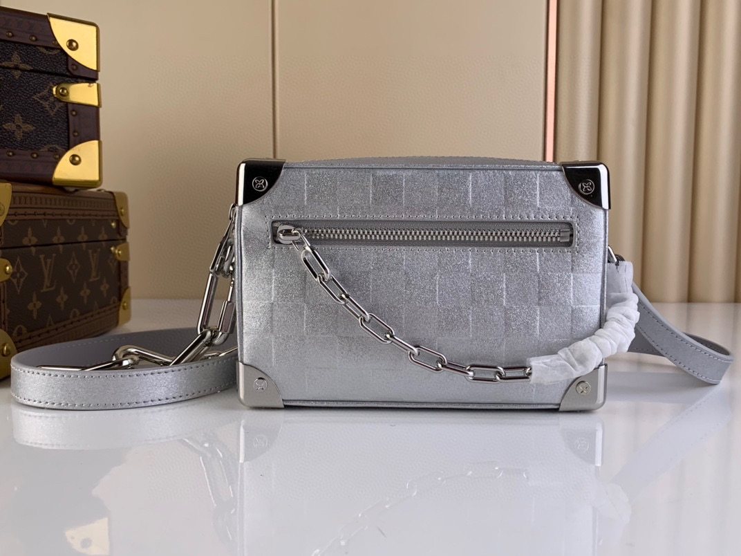 超元气包包💕 也是单品搭配之一哟～ 不入手一枚Soft T