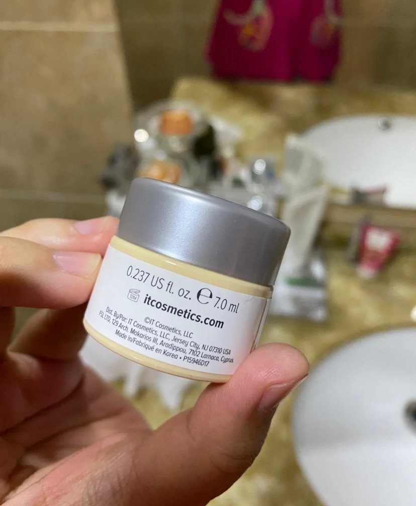 It cosmetics 的东西我只薅过这一个，印象还不错，
