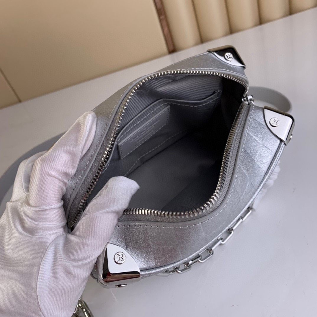 超元气包包💕 也是单品搭配之一哟～ 不入手一枚Soft T