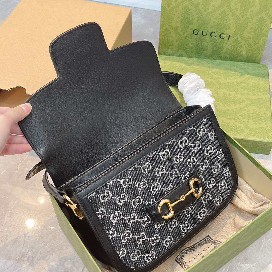 一眼钟情～被迷住了 这个新配色♥️ 经典双G图案和金属马衔扣