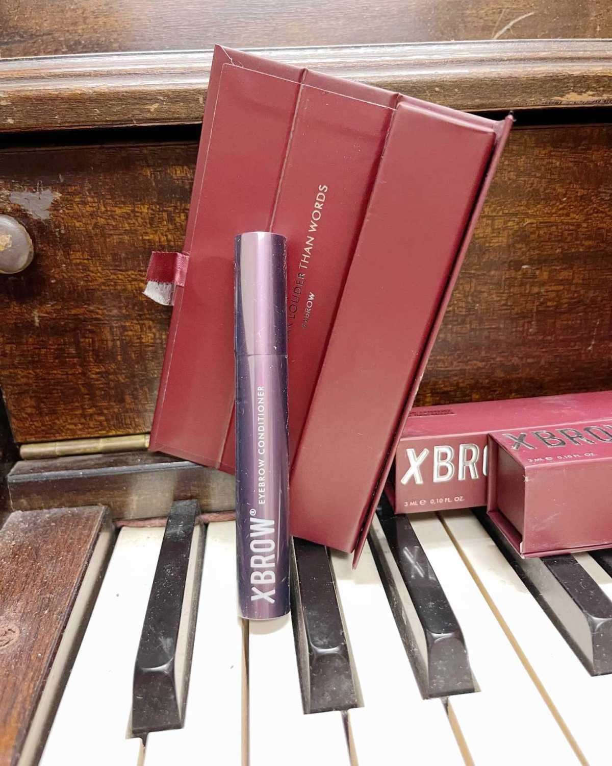 对，是眉毛，不是眼睫毛。 aeby 和亚马逊都可以买到， 价