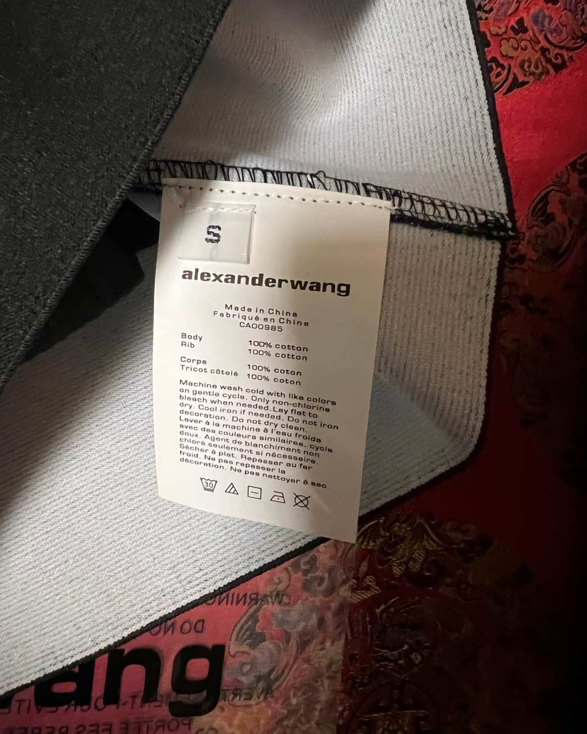 代购帮忙买的求大家看一下是不是真的