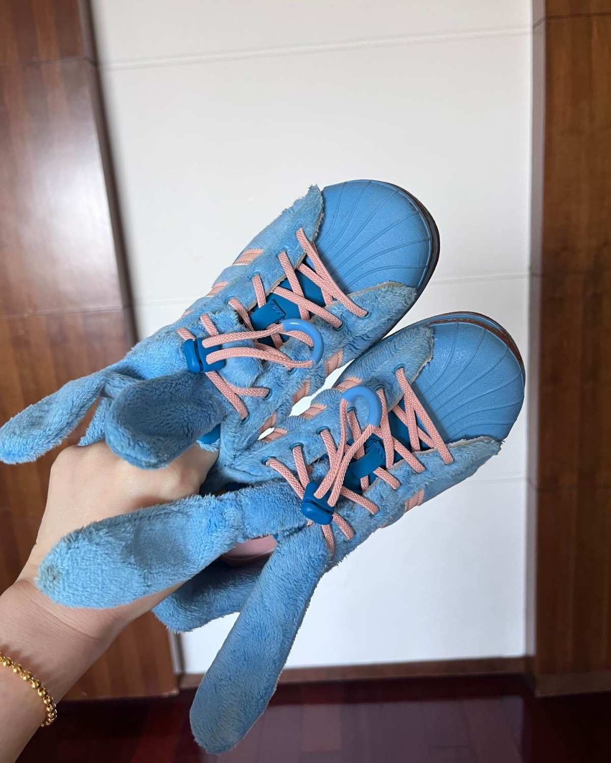 这双是不是超级萌~🐰 还是Anglebaby和赵露思的同款