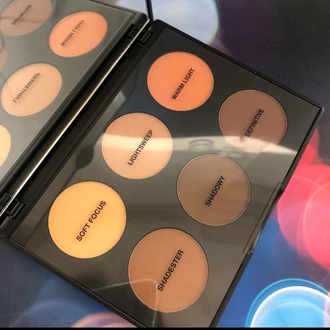 ✅MAC家好物挺多，但是断货最严重的当属MAC六色修容盘，甭