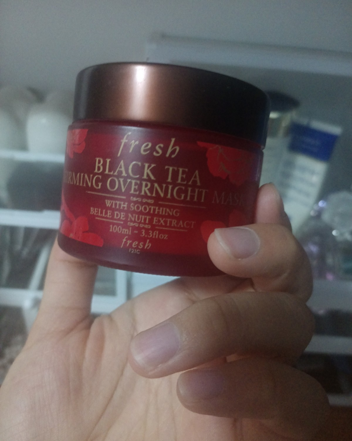 这是我即将空瓶的馥蕾诗睡眠面膜，也是我用空的第三罐馥蕾诗红茶