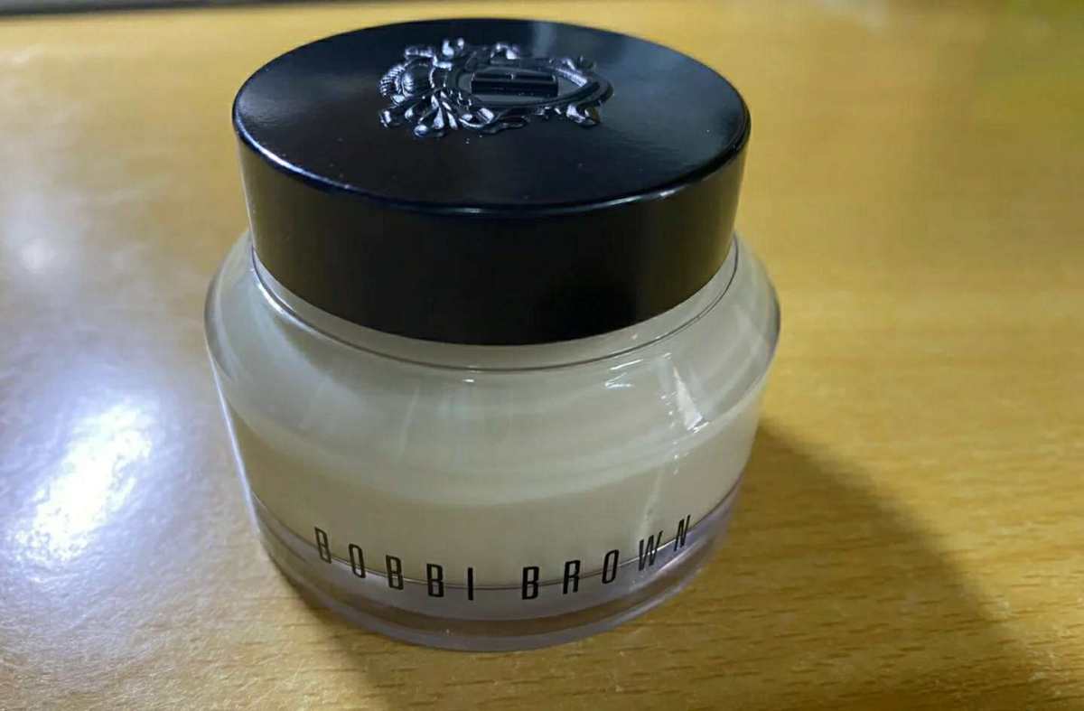 要说最近哪个面霜风最大，最容易断货，那就非芭比布朗的橘子面霜