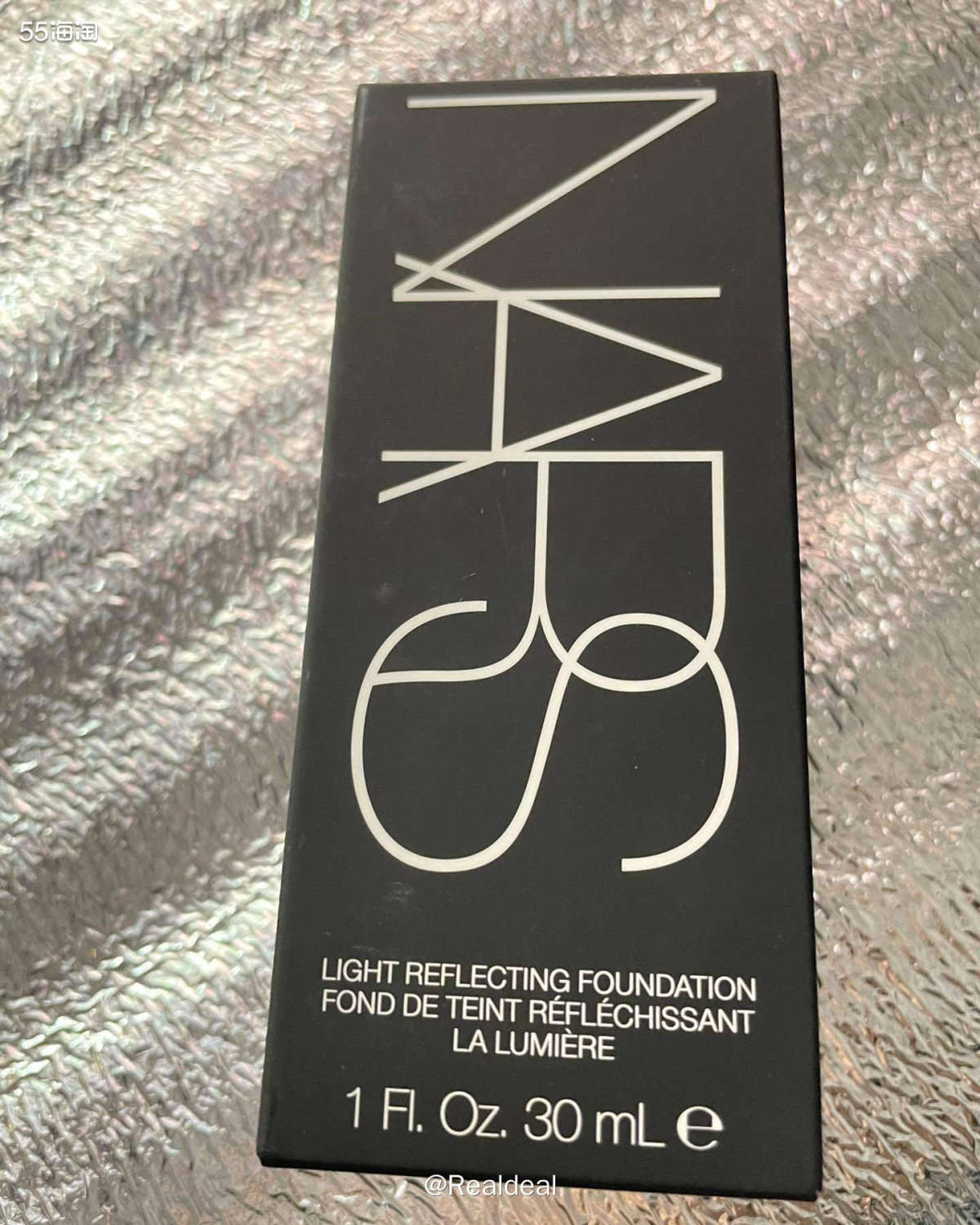 说Nars超方瓶是断货王应该没人反对叭？有些色号一度断货，很