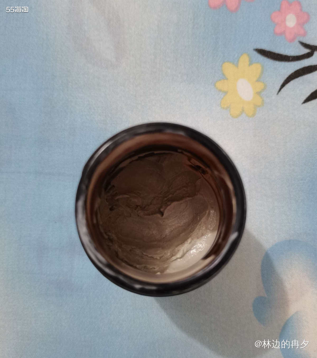 樱草清洁面膜的主要成分是粘土、樱草、玫瑰天竺葵、鼠尾草和维生