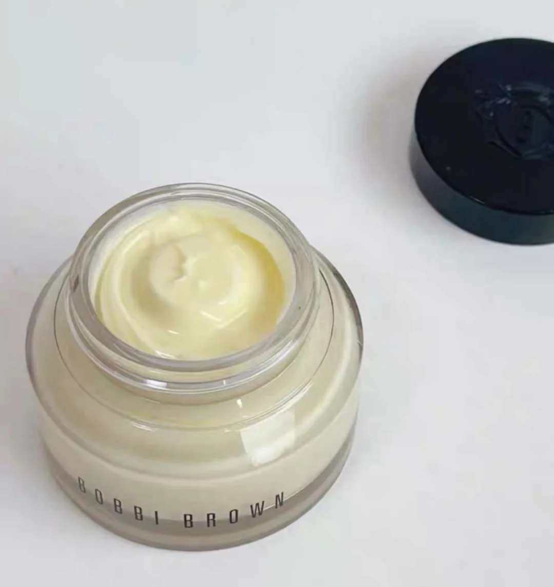 之前芭比布朗橘子面霜价格贵的时候，lf搞活动价格很划算的，大