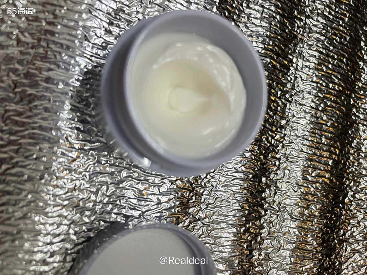 这个面膜的颜值好高呀！超喜欢这个罐罐雾紫蓝的颜色，看着就让人