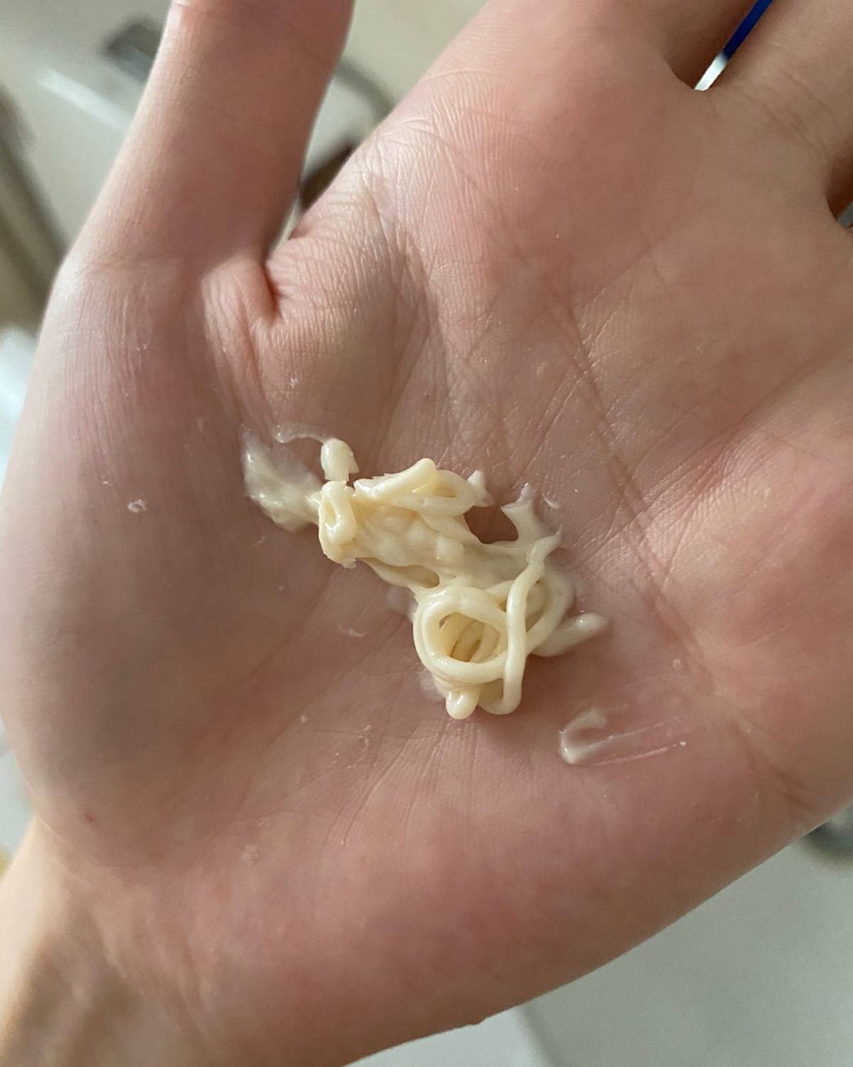 之前买的欧莱雅集团的产品，送的一个小样。看产品介绍，主打是修