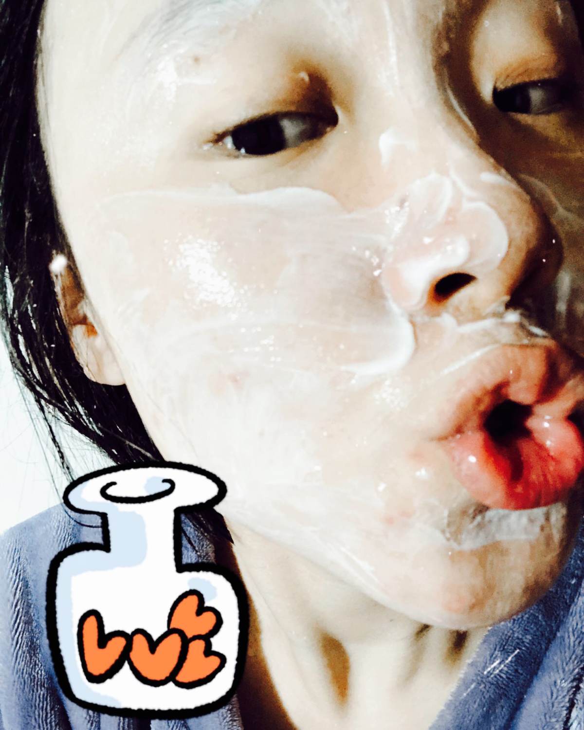 手残党果然不适合粉状面膜粉，昨天调了一个没成功😂太稀了糊不