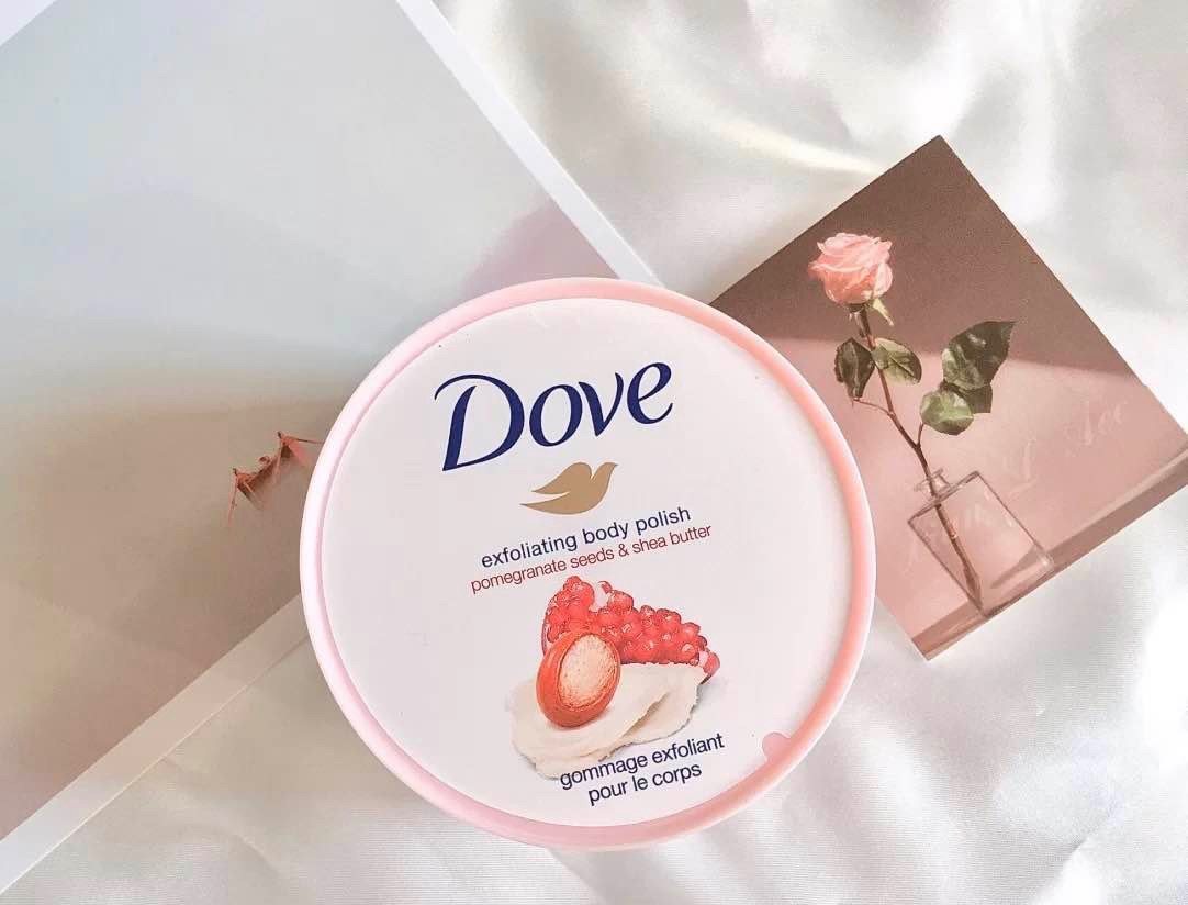 今天分享的好物是超级喜欢的Dove磨砂膏，强烈给每位猪猪女孩
