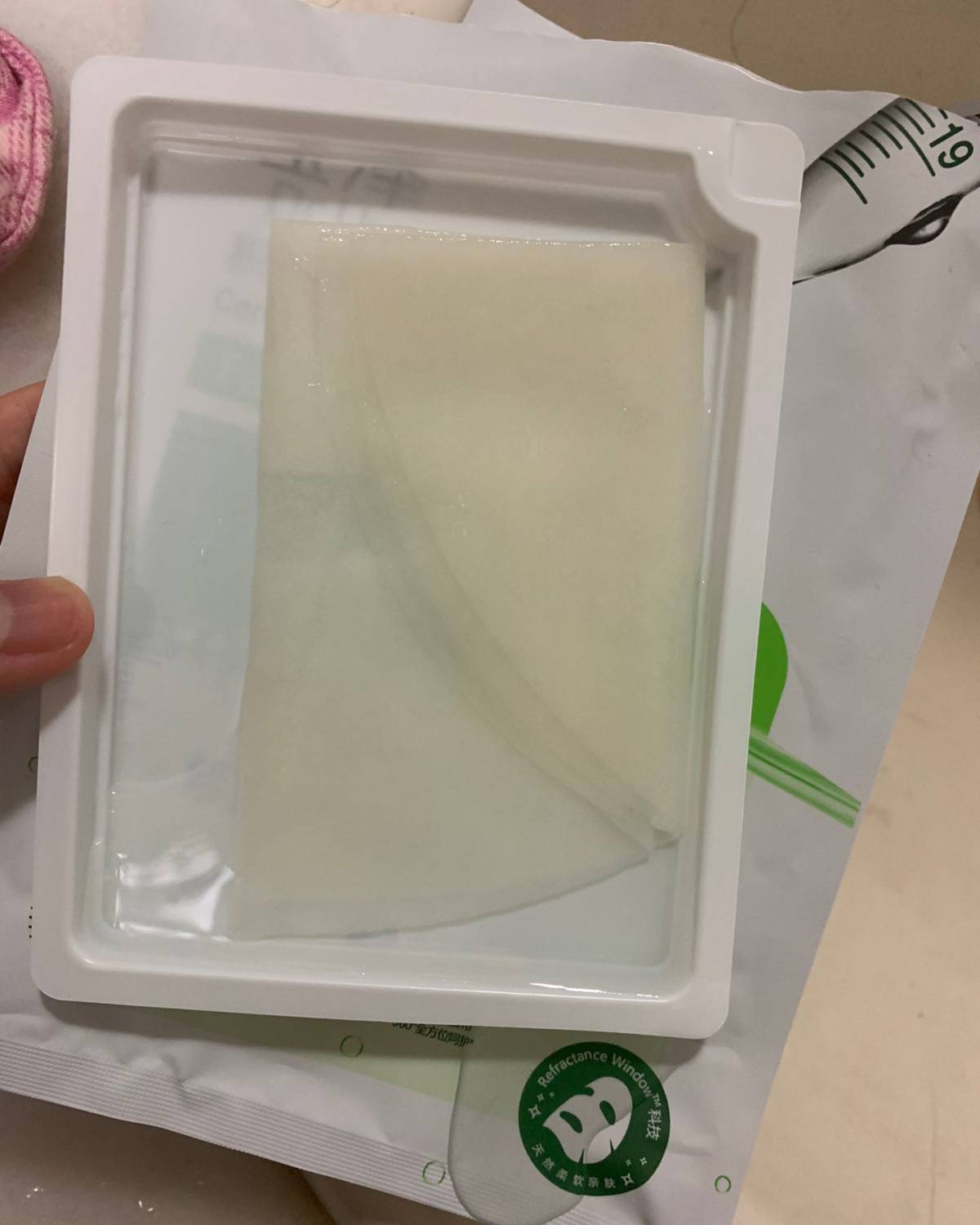 ✨玉泽积雪草面膜是有段时间换季，脸上不舒服，然后买的它，它跟