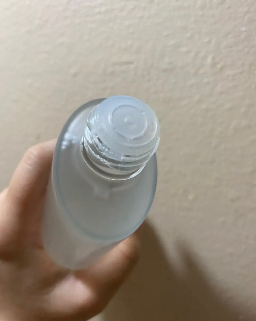 这款水的成分着实惊了我一下，因为水之前居然有六个成分，按顺序