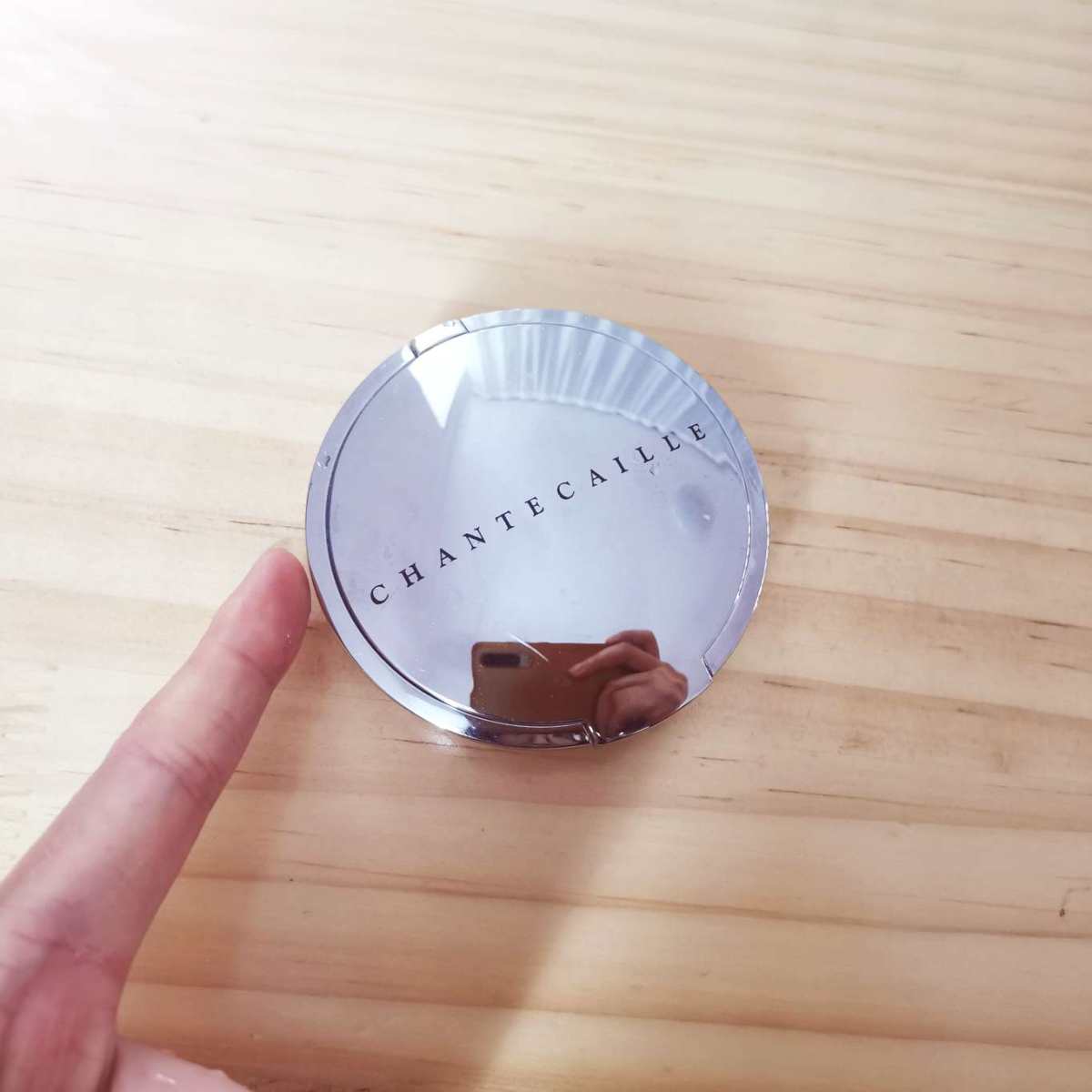 大名鼎鼎的香缇卡隔离大家都知道，他家的干湿两用粉饼就名气稍欠