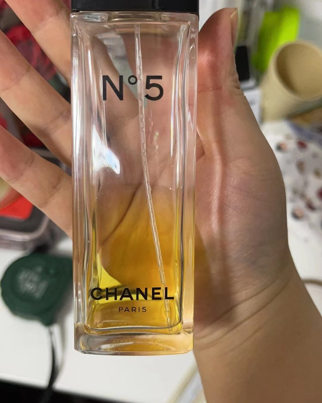 请叫我丝芙兰野生代言人  今天买的是香奈儿香水100ml 用