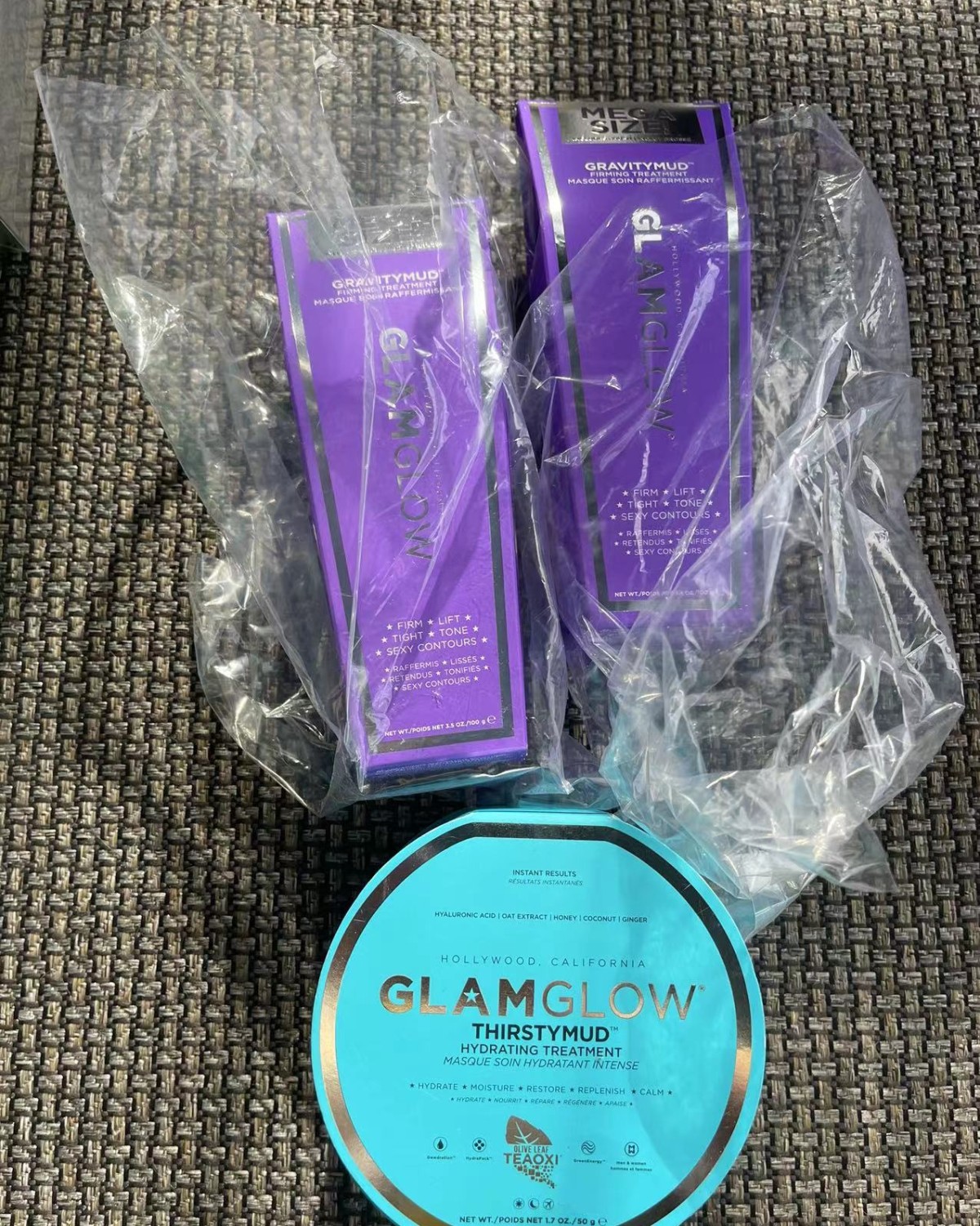 glamglow 面膜蓝罐和紫罐太好用了，我必须介绍一下： 