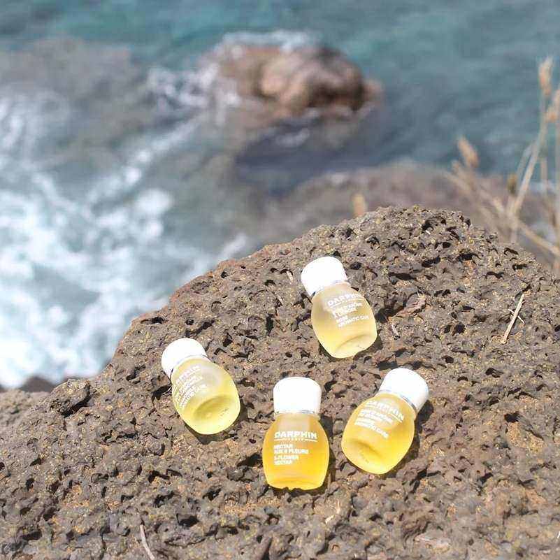 朵梵这个做精露出生品牌，她家最招牌系列，就是Essentia