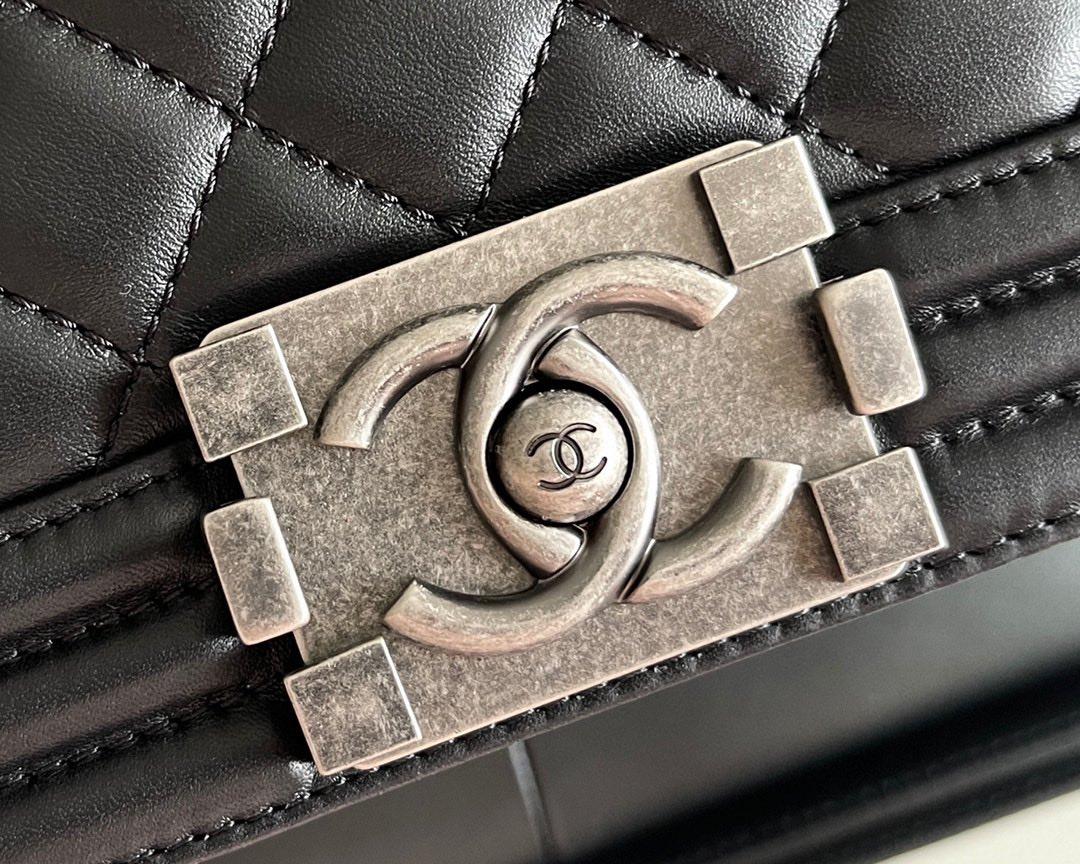 在这个大家都很追求与众不同，而且各种选择非常多的时代，一款包