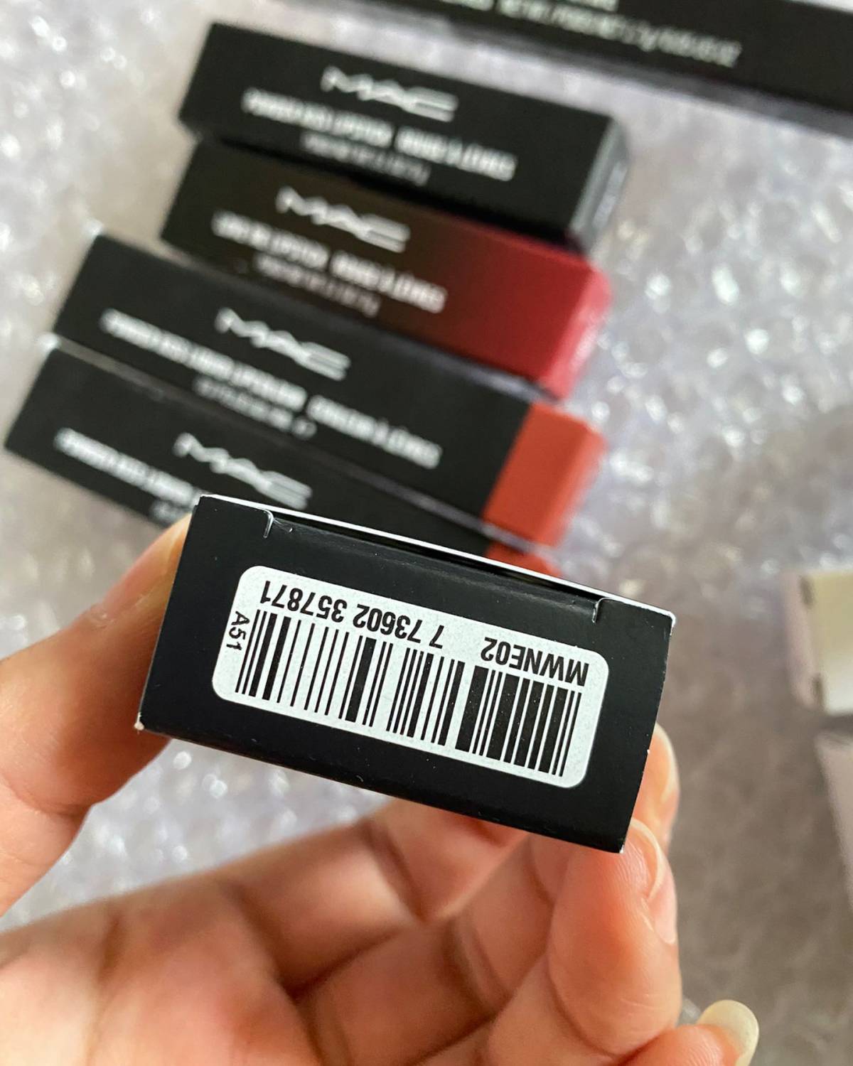 这一单全是Mac家的产品 ✅五彩斓的眼影真的好夏天 ✅凑单的