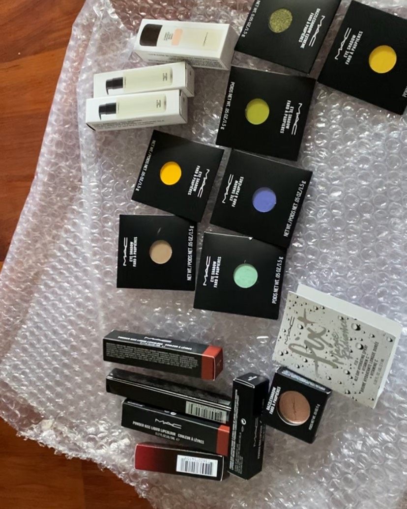 这一单全是Mac家的产品 ✅五彩斓的眼影真的好夏天 ✅凑单的