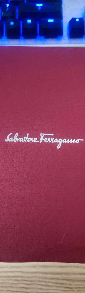 RT，前两天在**海外购平台看到的菲拉格慕腰带，国内发货还挺