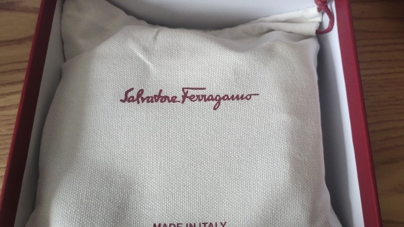 RT，前两天在**海外购平台看到的菲拉格慕腰带，国内发货还挺