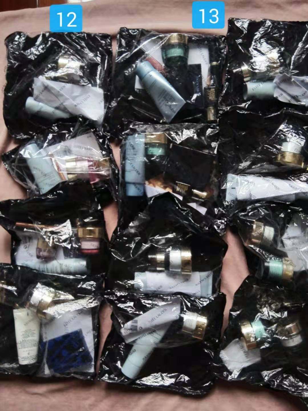 国外带回雅诗兰黛各种护肤品套，保证正品。买多价格可谈！ 平时