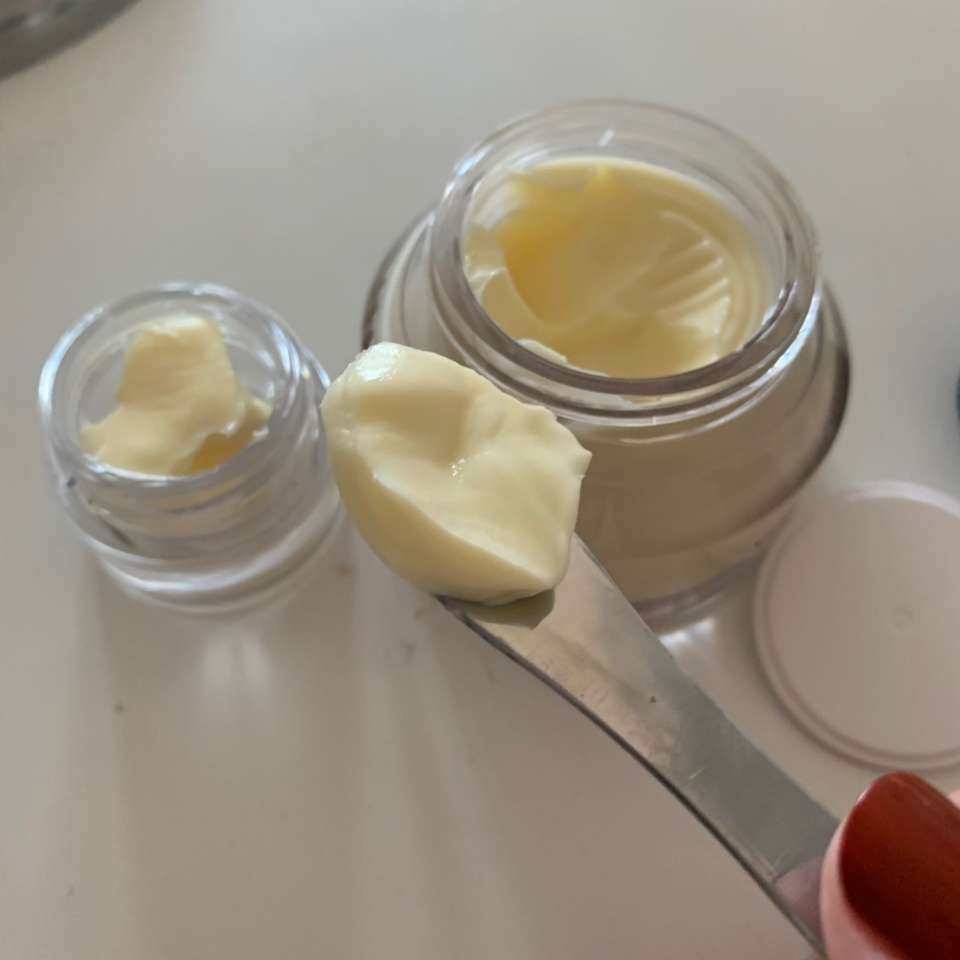 风好大的橘子面霜，由于我懒得焕新，一直没有买，这次趁着买一送