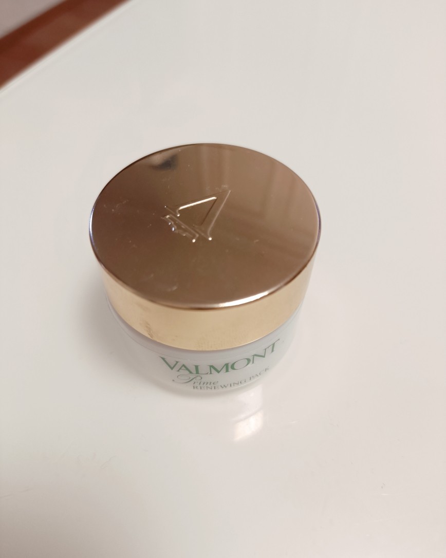 pink是喜欢涂抹式面膜多于片状面膜的，涂抹式面膜功效性更强
