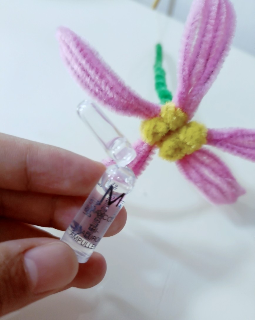 个人觉得精华里面比较万能的就是玻尿酸精华了，属于不管肤况或者
