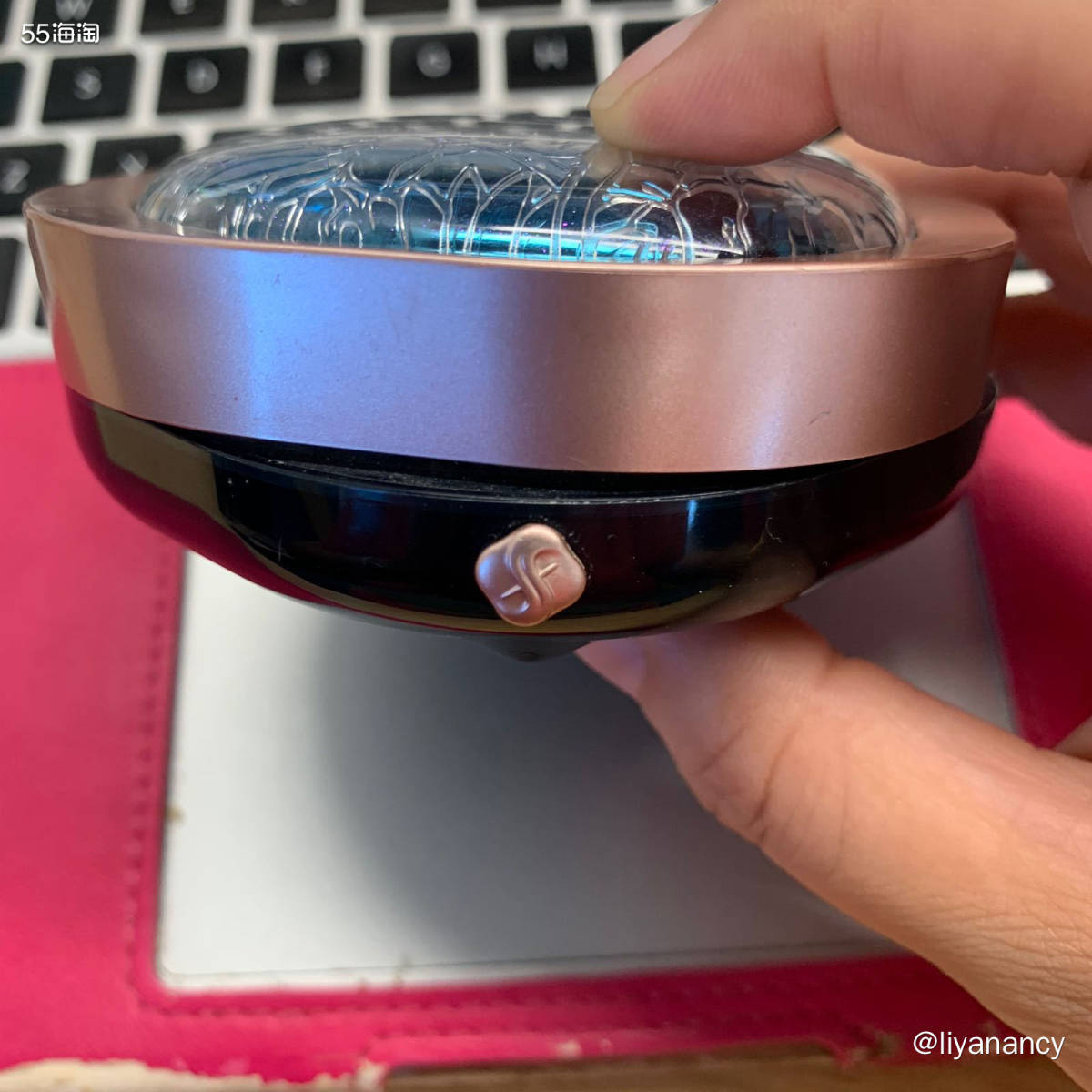 ✨不知道是不是国产化妆品把劲都用在造型上了，这个花西子桃花轻