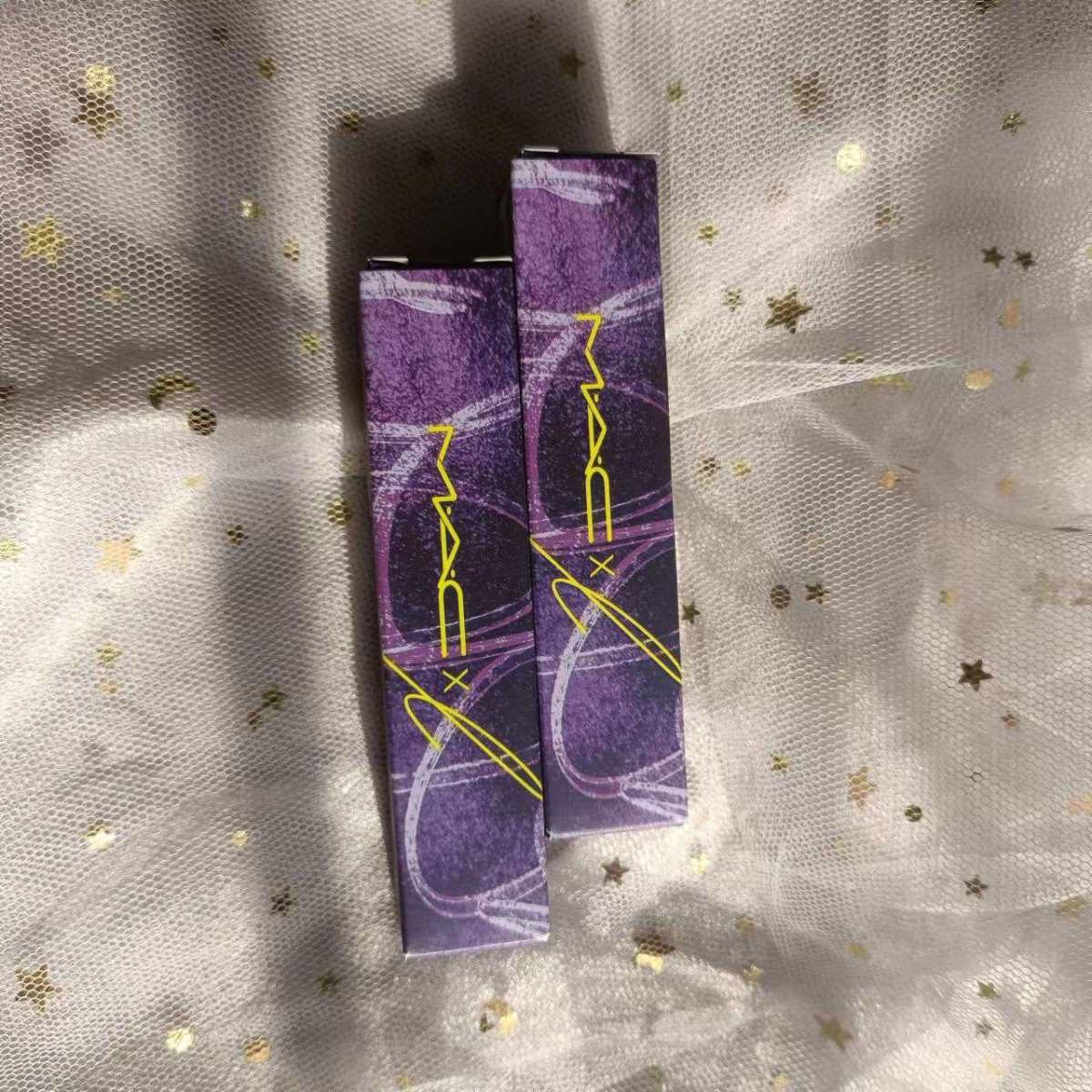 mac家很多限量是真的丑，不知道他们的审美怎么这么差，不过l