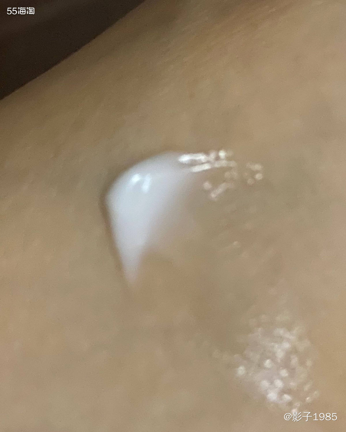 眼部，是最能偷偷暴露女人年龄的 所以，眼部的护肤尤其重要  