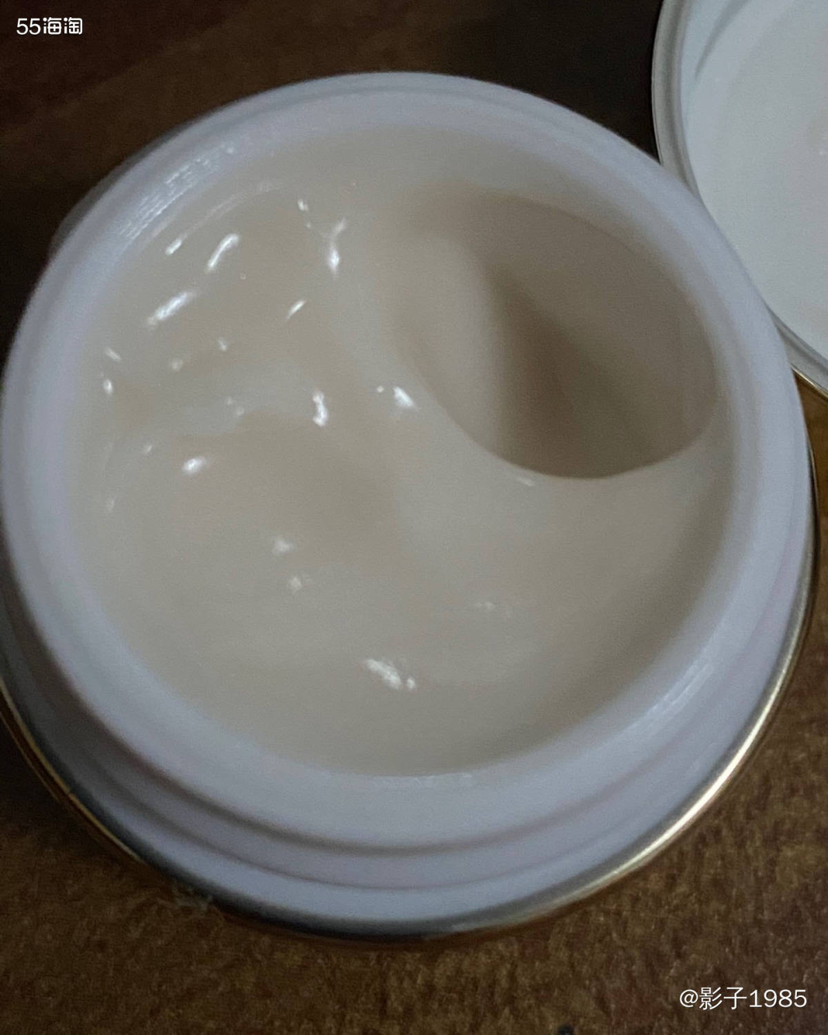 眼部，是最能偷偷暴露女人年龄的 所以，眼部的护肤尤其重要  