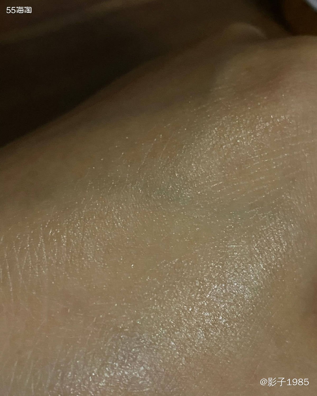 眼部，是最能偷偷暴露女人年龄的 所以，眼部的护肤尤其重要  