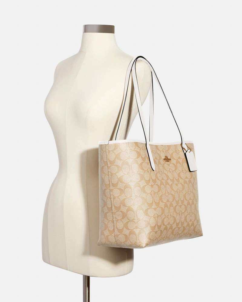 剁手商品:Coach City Tote 33奶茶白色边托特