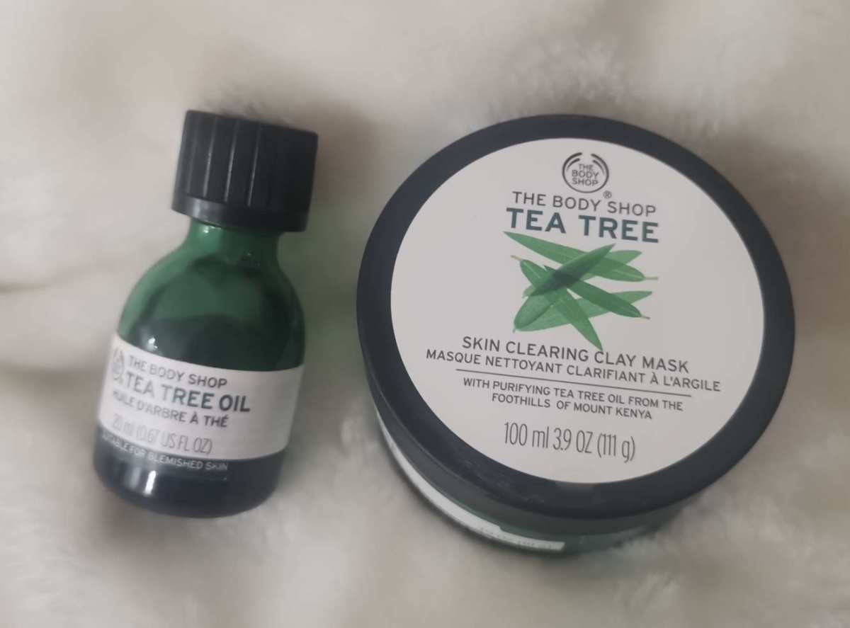 不得不安利一下这款茶树精油。 青春期的时候吧，不长痘，反而越